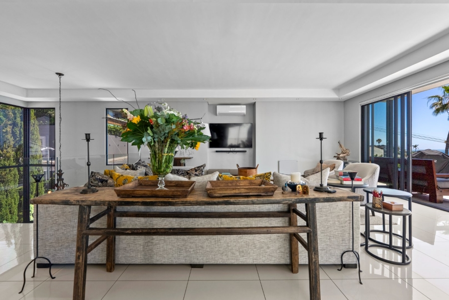 To Let 4 Bedroom Property for Rent in Fresnaye Western Cape